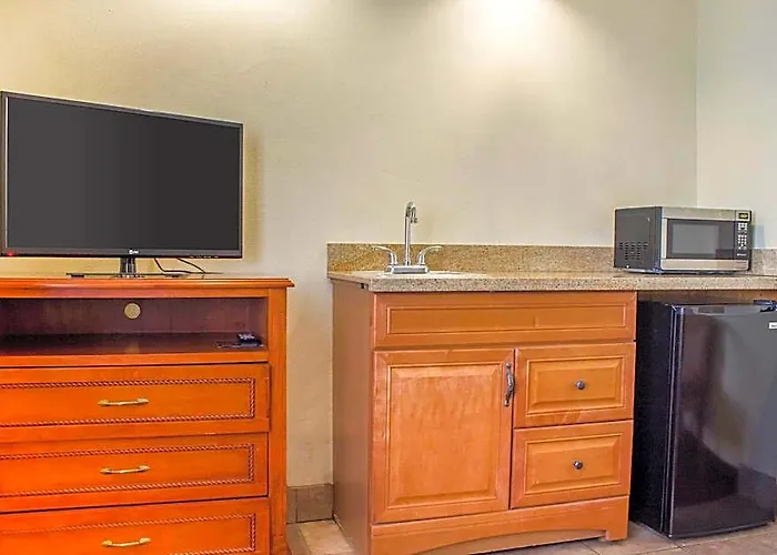 Ramada By Wyndham Near Asu 3*