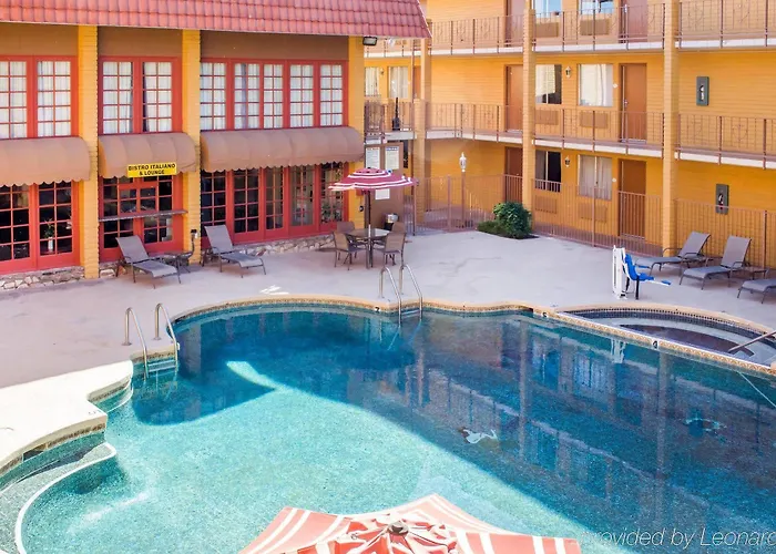 Hotel Ramada By Wyndham Near Asu Tempe