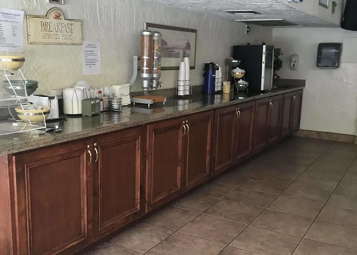 Ramada By Wyndham Near Asu 3*