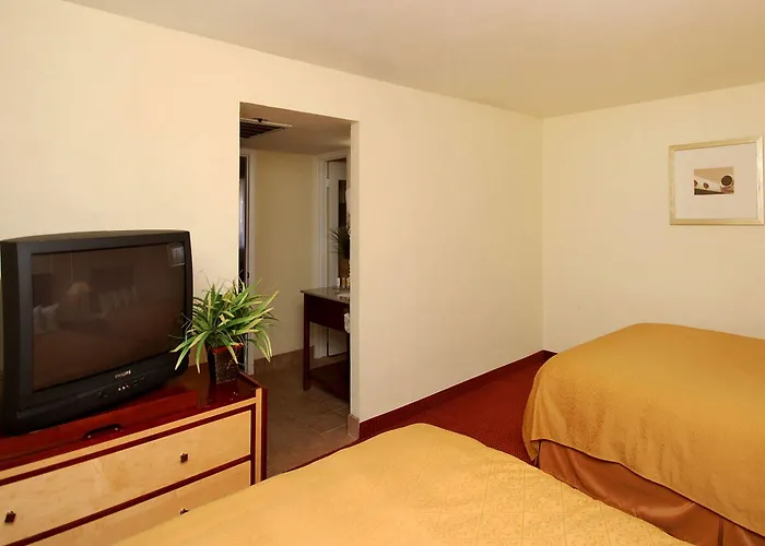 Ramada By Wyndham Near Asu Tempe